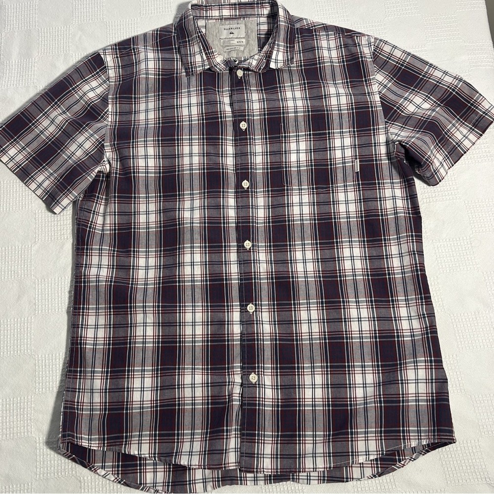 Quiksilver Men's Regular Fit Medium Red Blue Plaid Short Sleeve Button Down